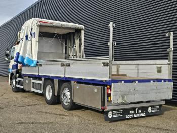 CF 330 6x2 / PALFINGER CRANE / KRAN / CURTAIN